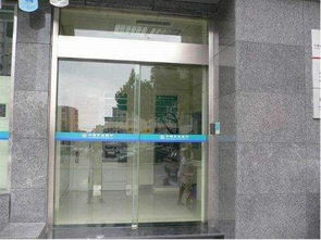 商铺与办公室感应自动门的应用与优势